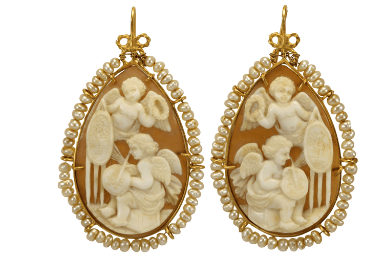 Boucles d'oreilles Boucles d'oreilles camées antiques en or jaune 58 Facettes 7682