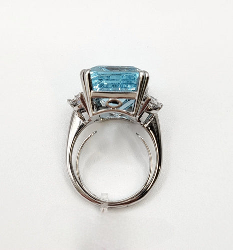 Bague 54 Bague aigue-Marine diamants 58 Facettes