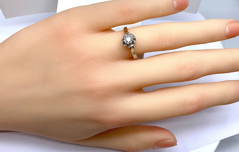 Bague 50.5 Bague solitaire en or 18 carats et platine sertie d’un diamant 0,50 carat environ 58 Facettes AB536
