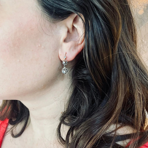 Boucles d'oreilles Boucles d'oreilles dormeuses anciennes diamants en or jaune et blanc 58 Facettes LMB-278