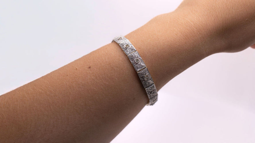 Bracelet Bracelet Art Déco or jaune et or blanc, diamants 58 Facettes 2350