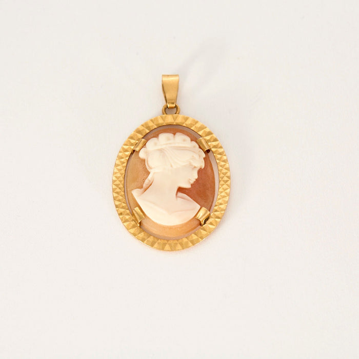 Pendant cameo yellow gold cameo