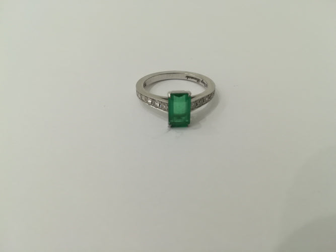 祖母绿、钻石、白金戒指