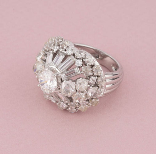Bague 50.5 Importante bague cocktail or blanc, platine et diamants 58 Facettes