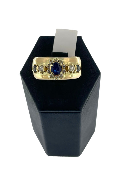 Ring in yellow gold, diamonds and sapphires