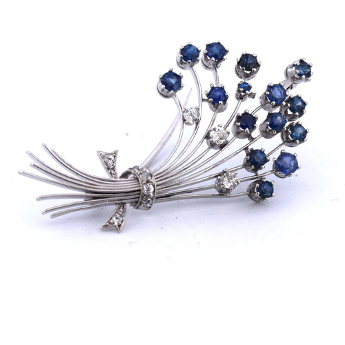 Broche Broche en or blanc 18 carats - Saphirs et diamants 58 Facettes
