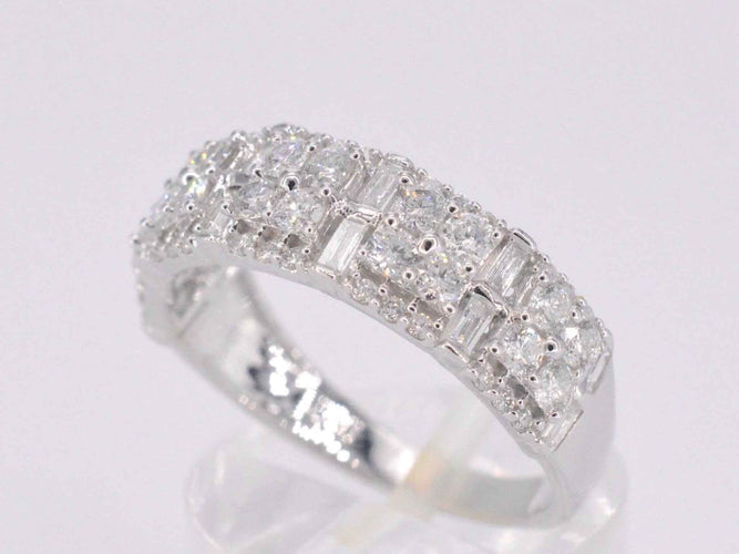 Bague 54 Bague en or blanc avec diamants 58 Facettes 2040