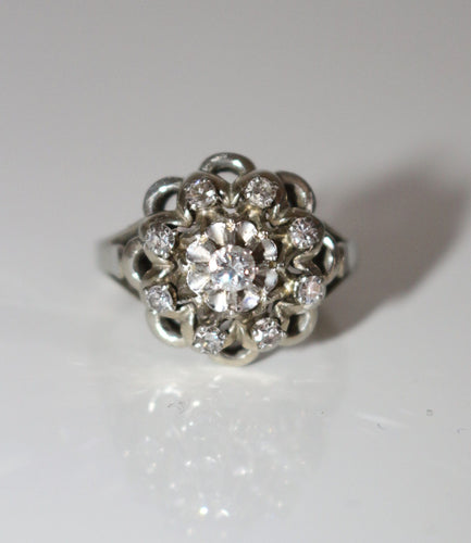 Bague 54 Bague marguerite platine et diamants 58 Facettes 567