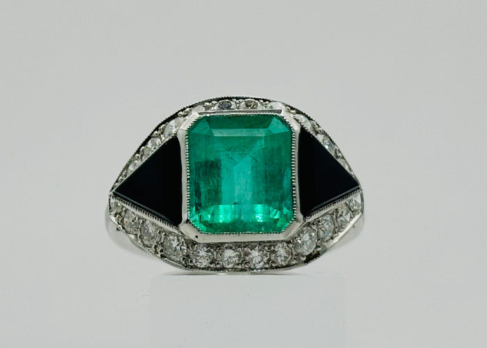 52 Anillo Art Déco en Platino con Esmeralda, Ónix y Diamantes 58 Facettes 50306