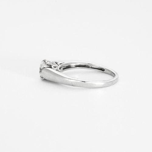 Bague Bague solitaire en or blanc et diamant 58 Facettes LP41/10