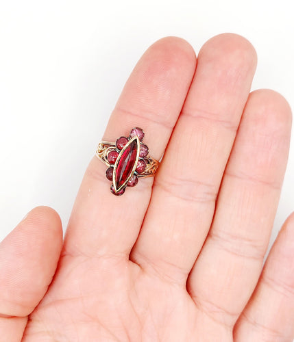 Bague 58 Bague marquise antique or rose 18k grenats sur paillons (circa 1890) 58 Facettes A05967