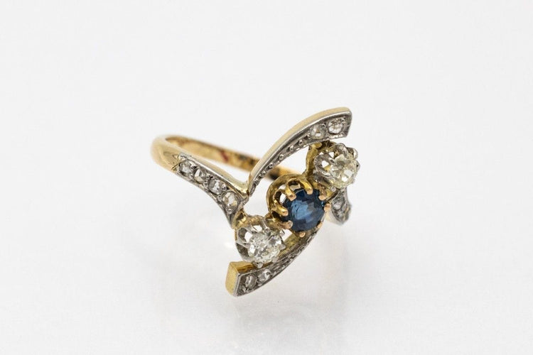 Bague 53 Bague ancienne en or avec saphir et diamants, 1900. 58 Facettes 10349