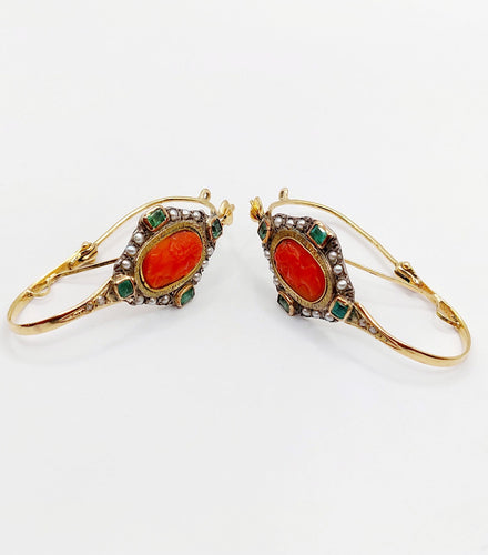Boucles d'oreilles Dormeuses XXL poissardes victoriennes or jaune, camée corail, émeraudes (circa 1850 58 Facettes A06366
