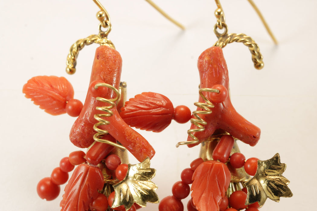 Pendientes de oro coral antiguo