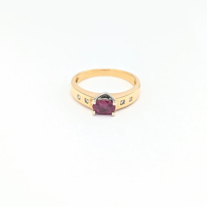 Yellow gold, ruby, diamond ring