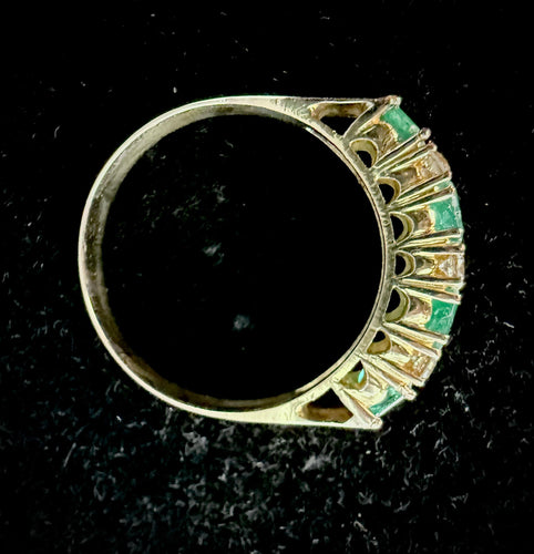 Bague 56.5 Bague en or jaune sertie d'émeraudes et brillants 58 Facettes