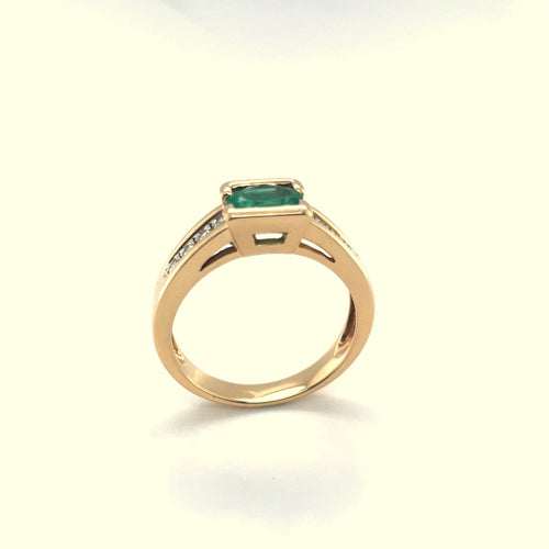 Prsten 54 Prsten od žutog zlata, ovalni smaragd i dijamanti 58 Facettes 7141