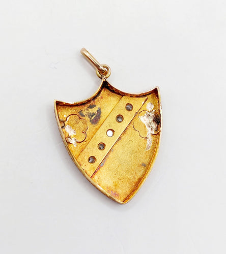 Pendentif Pendentif écusson antique or jaune finement ciselé et diamants 58 Facettes A05607
