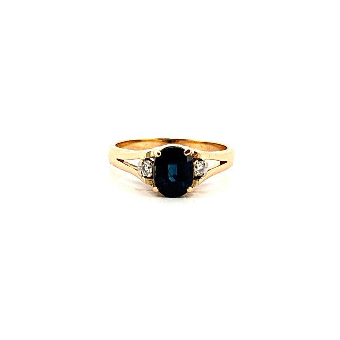Sapphire and diamond solitaire, 18-carat yellow gold