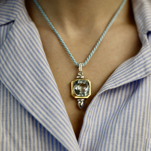 Pendentif Pendentif en or gris et jaune 18K avec aigue-marine de 20,60 ct et diamants G-VS 58 Facettes FB09473