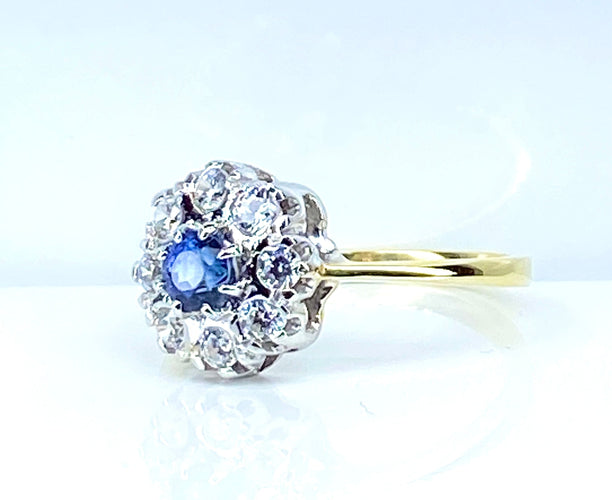 Bague 53 Bague marguerite en or, saphir et diamants 58 Facettes AB572