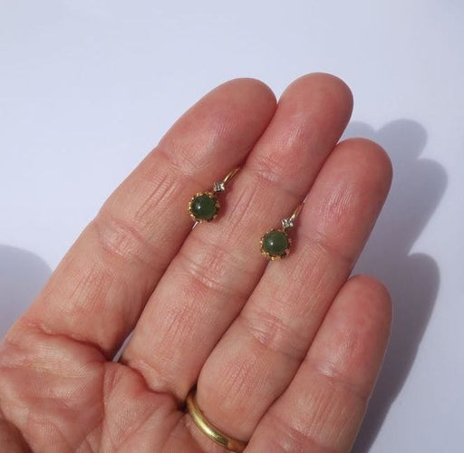 Boucles d'oreilles Boucles d’oreilles dormeuses en or jaune, platine et jade néphrite 58 Facettes