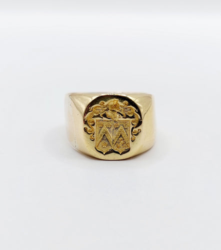 Bague 45 Chevalière antique or 18k armoiries française blason fleur, heaume et lion, sceau 58 Facettes A05250