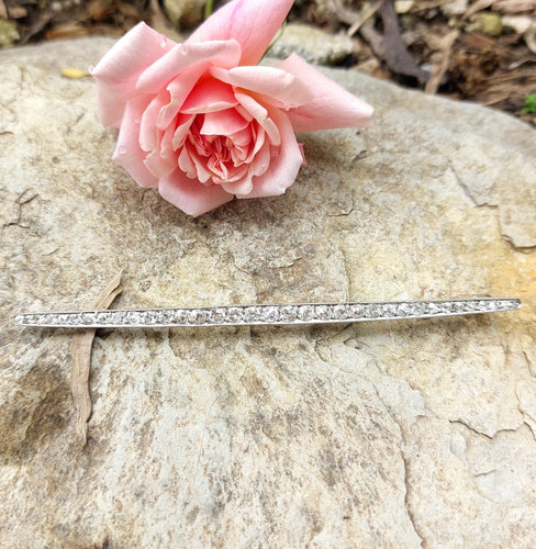 Broche Longue broche barrette platine et diamants 58 Facettes 31