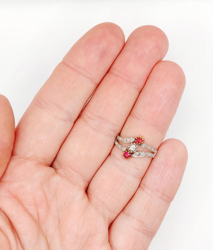 Bague 52.5 Bague victorienne or rose, diamants, pierres rouges (circa 1880) 58 Facettes A05228