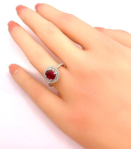 Bague 50 Bague en or blanc, rubis 1,28 Birman et diamants 58 Facettes AB423