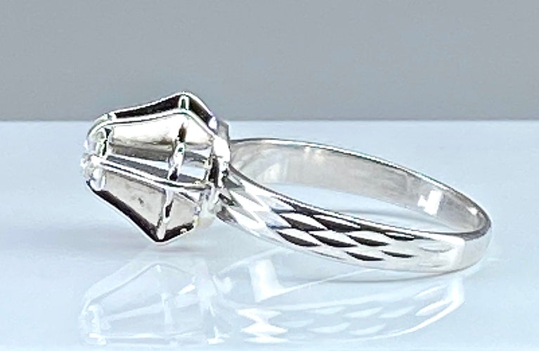 Bague Bague en or blanc 18 carats et diamant 58 Facettes AB387