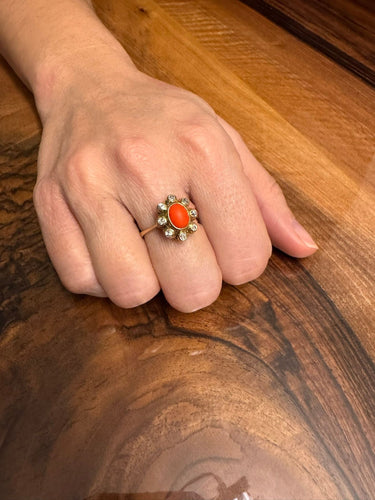 Bague 58 Bague en or diamants et corail rouge 58 Facettes