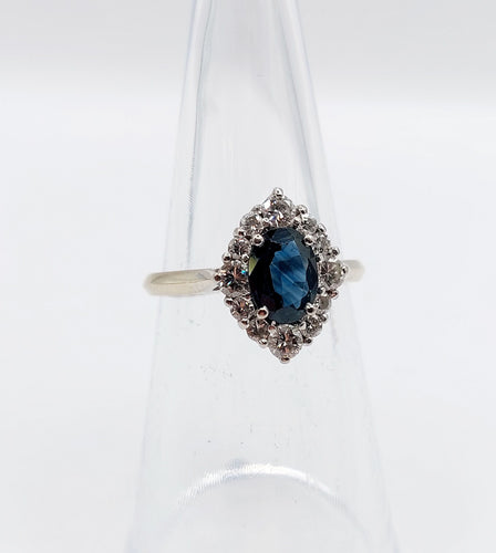 Bague 51 Bague marquise style art déco or blanc ornée d'un saphir naturel et de diamants taille brillants 58 Facettes A04625