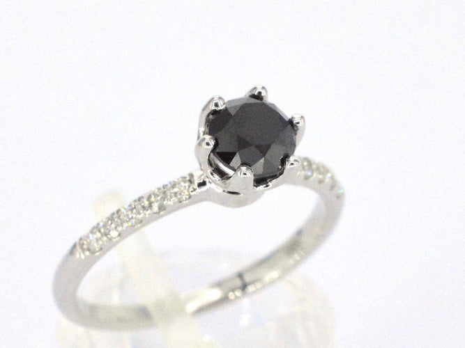 Bague 54 Bague en or blanc avec un diamant noir taille brillant et des diamants blancs 58 Facettes 2222
