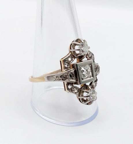 Bague 64 Bague tank Art Déco or jaune et Platine, diamants, monture géométrique (circa 1920) 58 Facettes A05582