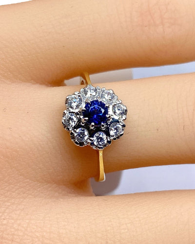 Bague 53 Bague marguerite en or, saphir et diamants 58 Facettes AB572