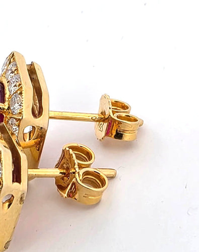 Boucles d'oreilles Boucles d'oreilles en or jaune 18 carats, rubis et diamants, 1883 E 58 Facettes