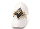 Bague 55 Bague ancienne en or jaune 750 mil, onyx et diamants 58 Facettes