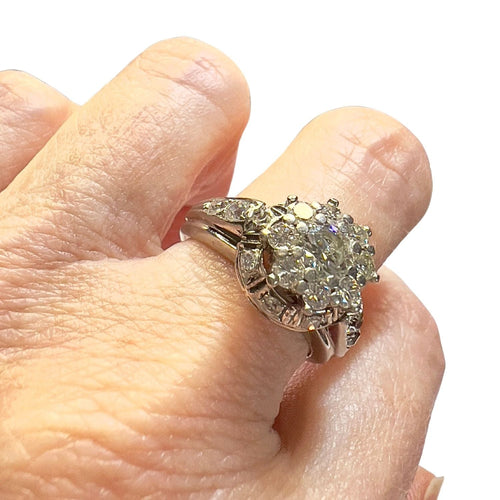 Bague BAGUE EN OR BLANC 18 KT AVEC DIAMANTS, ÉPOQUE 1945 58 Facettes CH54(CH418)