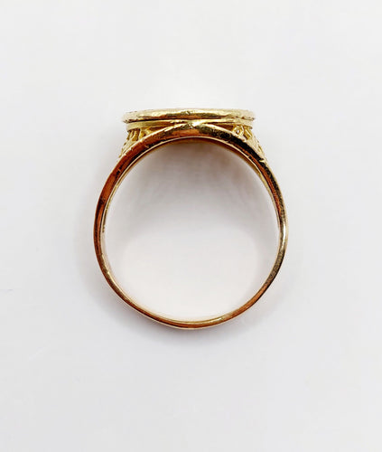 AUGIS - Medailový prsten ze žlutého zlata s vavřínovým věncem zdobeným rubíny a diamanty (cca 1958)