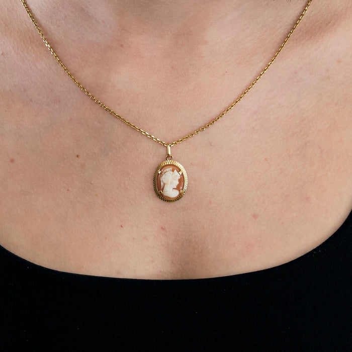 Pendant cameo yellow gold