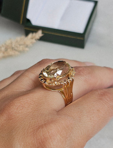 Pierścień z zielonym berylem