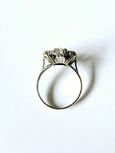 Valkokultainen ja timanttisormus 