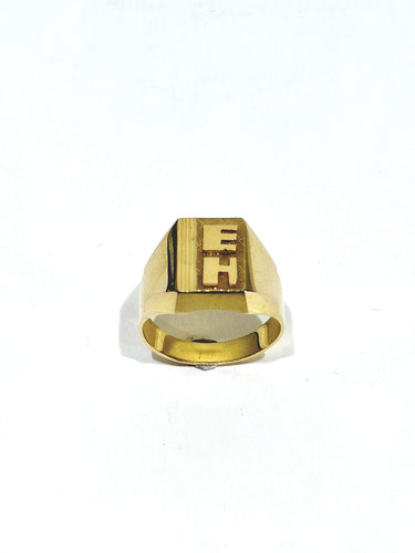 Bague 55 Chevalière guillochée initiales \"EH\" en or champagne 18 carats 58 Facettes