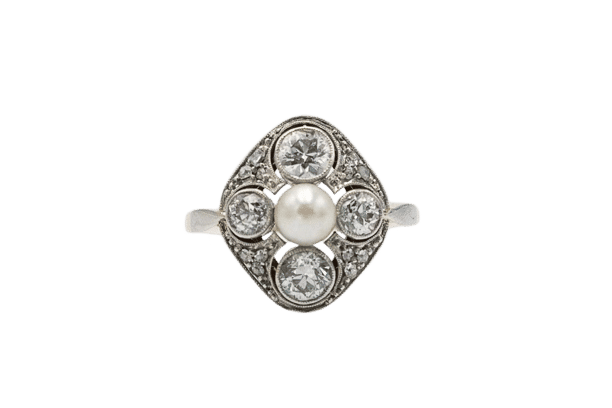 Bague 50 Bague en or et platine ornée de diamants et d'une perle de culture 58 Facettes 11020