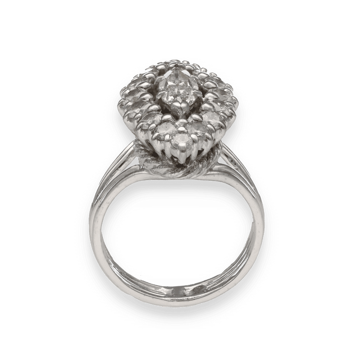 Marquise ring in white gold with brilliant diamonds and navette