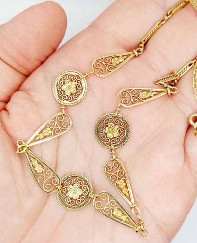 Collier Collier Art Nouveau or jaune motifs filigranés et fleuris (circa 1910) 58 Facettes A05217