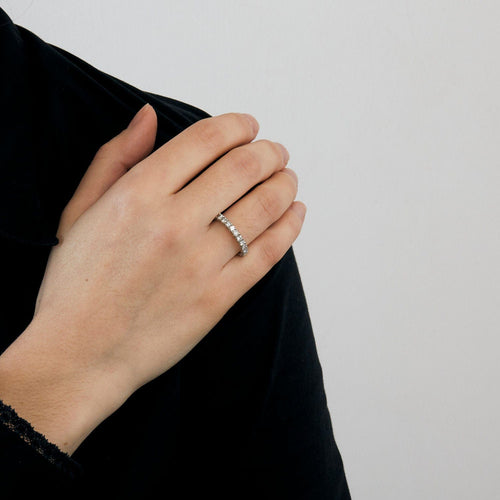 Alliance américaine en or blanc 58 Facettes 240267