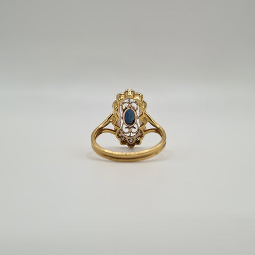 Bague 56 Bague art déco or jaune 18 carats sertie d’un saphir ovale et diamants 58 Facettes