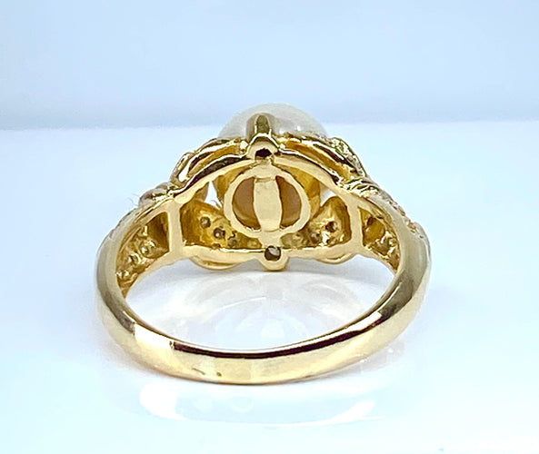 Bague 52 Bague en or jaune 18 carats, perle et 38 diamants 58 Facettes AB448